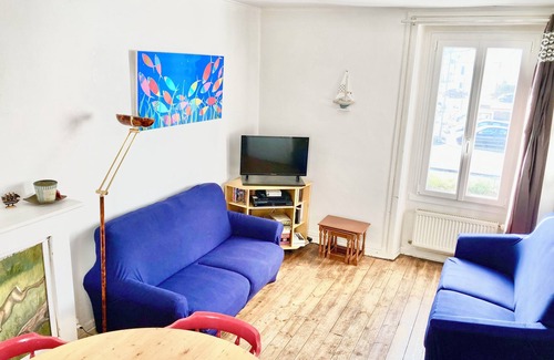 Saint-Quay-Portrieux House | 50 metres from the casino beach townhouse sleeps 8