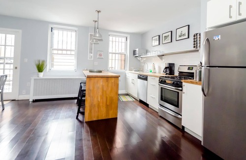 Midtown West Apartment | 50% OFF Four Bedroom 2000sf Residence Rockefeller Center. - Read Our Reviews!
