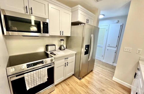 Bel Air House | 50 steps to beach 2 bed 3 bath townhome sleeps 8, close to restaurants and ent.