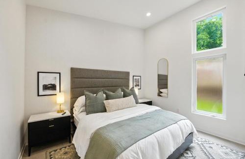Thiensville House | 500 House - Unit D townhouse