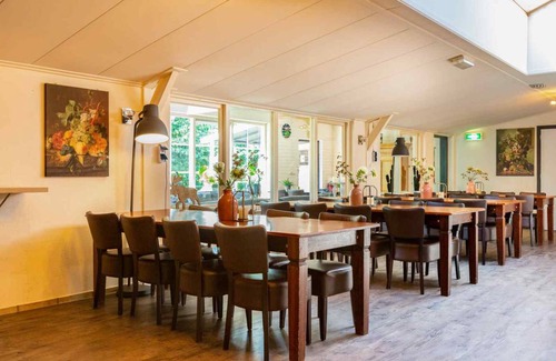 Municipality of Haaksbergen House | 500 m² House ∙ 14 bedrooms ∙ 62 guests