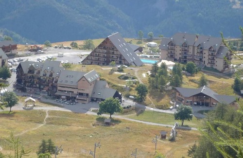 Reallon Apartment | 50m from resort center, 2nd floor, balcony, ski locker, 30m², Réallon
