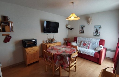 Reallon Apartment | 50m from shops, 2nd floor, balcony, tv, 24m², Réallon
