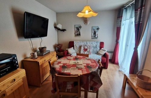 Reallon Apartment | 50m from shops, 2nd floor, balcony, tv, 24m², Réallon