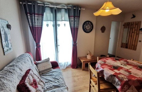 Reallon Apartment | 50m from shops, 2nd floor, balcony, tv, 24m², Réallon