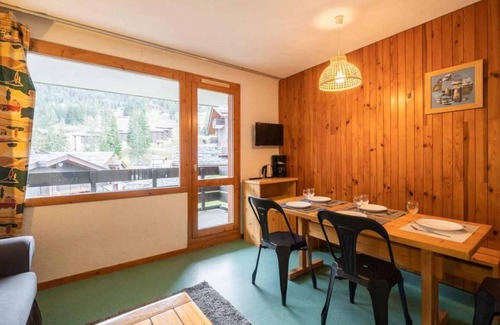 Les Avanchers-Valmorel Apartment | 50m from ski slopes, 1st floor, view mountain, balcony, ski locker, 34m², Valmorel
