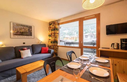 Les Avanchers-Valmorel Apartment | 50m from ski slopes, 1st floor, view mountain, balcony, ski locker, 34m², Valmorel