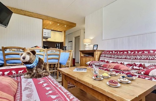 Le Lavachet Apartment | 50m from ski slopes, 2nd floor, balcony, tv, ski locker, 65m², Tignes