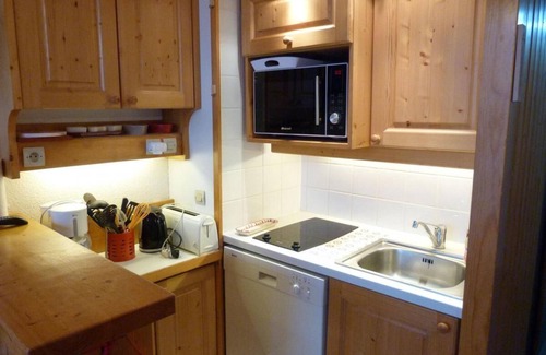 Arc-1800 Apartment | 50m from ski slopes, 4th floor, view firs, balcony, tv, ski locker, 35m², Les Arcs