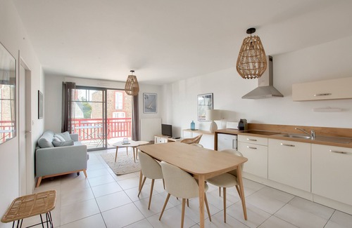Pleneuf-Val-Andre Apartment | 50m from the beach, seview flat for 6