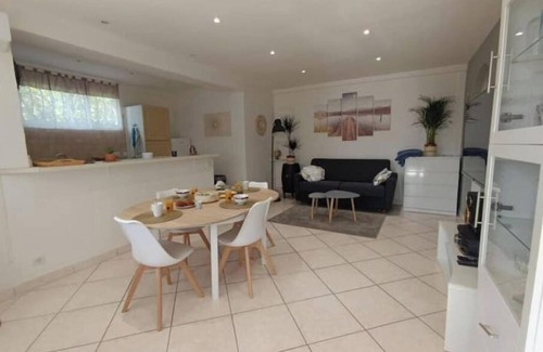 Saint-Aygulf Apartment | 50m2 in a quiet central location, close to sea and market