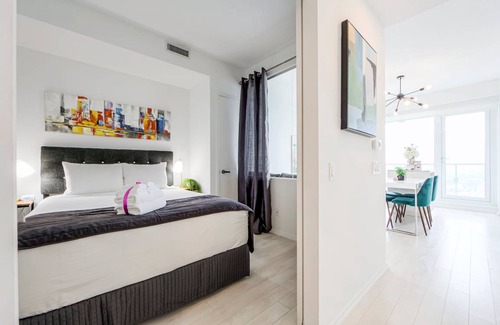 Bay Street Corridor Apartment | 51 m² Apartment ∙ 2 bedrooms ∙ 4 guests