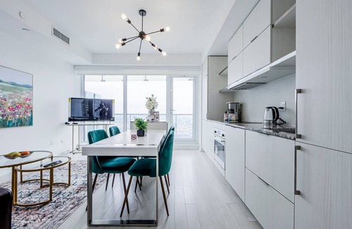 Bay Street Corridor Apartment | 51 m² Apartment ∙ 2 bedrooms ∙ 4 guests