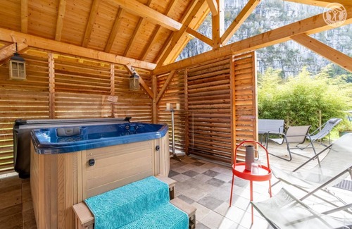 Saint-Christophe-la-Grotte House | 51 m² Gîte ∙ 2 guests