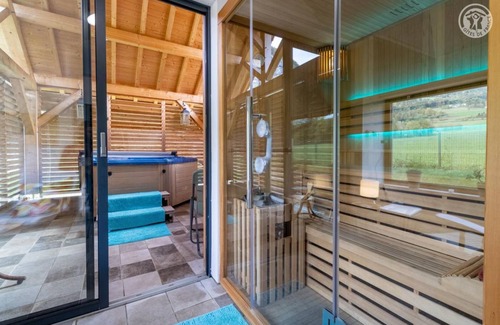 Saint-Christophe-la-Grotte House | 51 m² Gîte ∙ 2 guests
