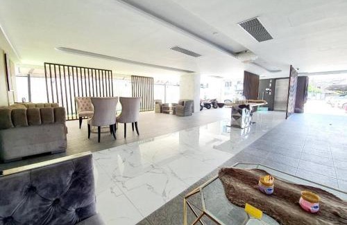 Bang Yi Ruea Hotel | 51 Suanplu Residence