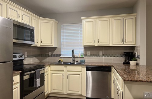 Capital View Cottage | 510 Brown -2br 2ba home near UAMS, Stiff Station/Heights/Hillcrest