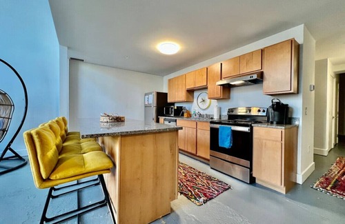 Otterbien Home Apartment | 5105 peters · Swanky Loft Near Kings Island, Brewery, Bike Trail