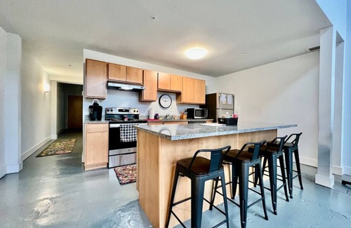 Otterbien Home Apartment | 5106 Peters Cartridge Factory · New renovated Loft in Old factory by Kings Island
