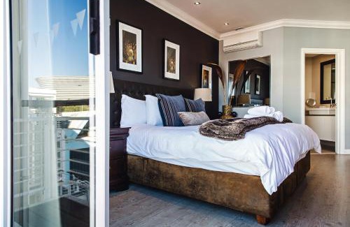 Mouille Point Apartment | 512 The Granger