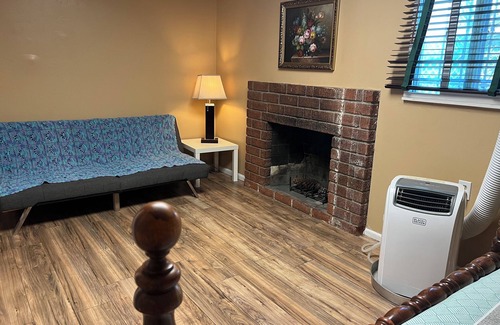 Hawthorne House | 5135 SweetHome-Beaches, LAX Airport and Freeway405&105 nearby