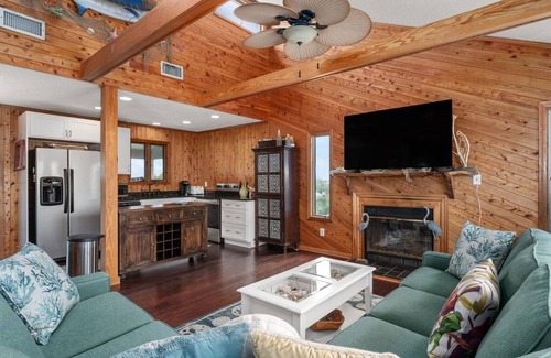 Carolina Dunes House | 519 OBX Rental in Duck with Pool, Hot Tub, Close to the Beach, & Dog-Friendly!