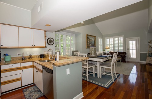 Southern Pines Condo | 52 Longleaf: 2 BR, 2 BA Condominium in Southern Pines, Sleeps 4