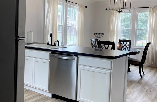 Owensboro House | 524 West 15th Street - SLEEPS UP TO 14