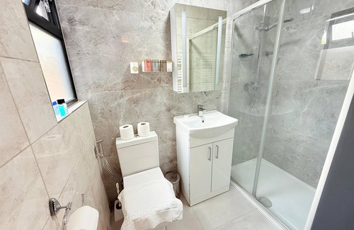 Slough Apartment | 526A Farnham Rd