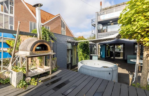 Kaag House | 530 m² House ∙ 12 bedrooms ∙ 30 guests