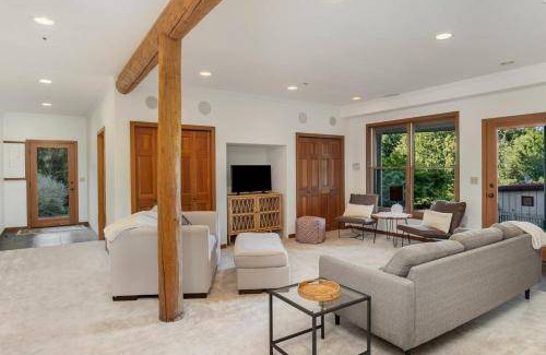 Fall City House | 534 m² House ∙ 4 bedrooms ∙ 10 guests