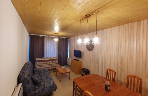 Saint-Pierre-dels-Forcats Apartment | 54m2 apartment with balcony at the foot of the slopes and hiking trails.