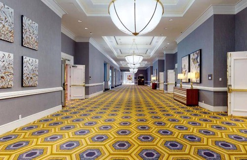 Farmers Branch Hotel | 55 m² Hotel ∙ 127 guests