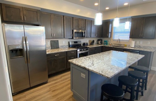 Hildale House | 55 min to Zion’s, 35 min to Sand Hallow, 2 h to Bryce Canyon, 1 h to Kanab