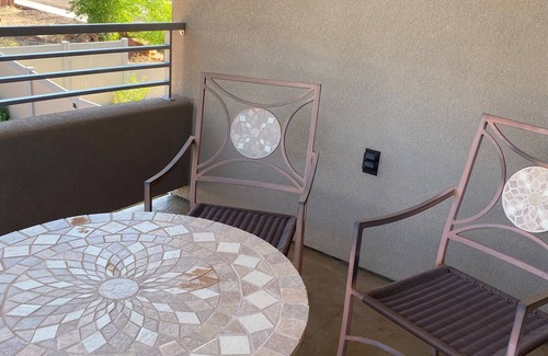 Hildale House | 55 min to Zion’s, 35 min to Sand Hallow, 2 h to Bryce Canyon, 1 h to Kanab