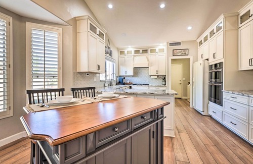 Oakwood House | 55 + Sun Lakes Casa w/Patio & Pool Access