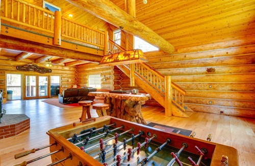 Junction City House | 557 m² House ∙ 5 bedrooms ∙ 12 guests