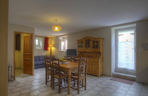 Mijoux House | 57 m² Gîte ∙ 2 bedrooms ∙ 6 guests