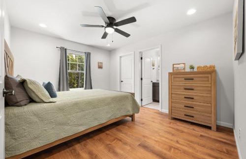 Bernard House | 5b Huckleberry Lane