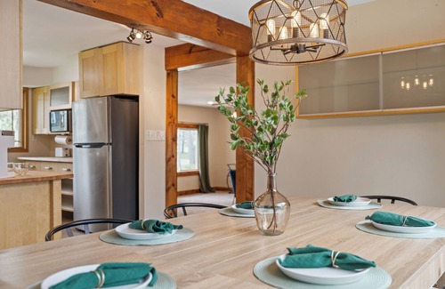 Mishawaka House | 5bd Urban Retreat: Colleges Nearby BBQ Poker Football Weekends