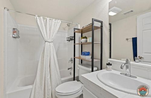 Lakeside House | 5BR 3BA Tropical Paradise with Pool, Spa, and More