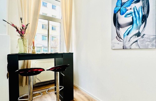 Margareten Apartment | 5BR Apt. Only 10-Min Walk to Matzleinsdorfer Platz