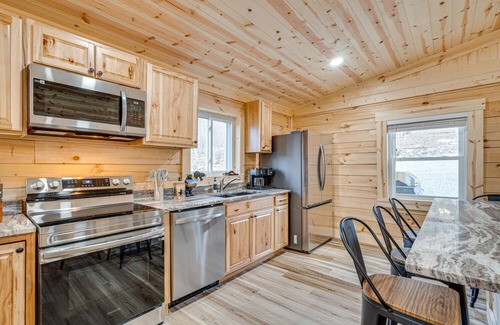 Shenandoah Cabin | 5Br Cabin W/Sauna, Hot Tub, Firepit, River Access and Games