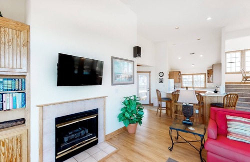 Pine Island House | 5BR Dog Friendly | Private Pool | Hot Tub | Dock