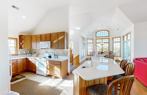 Pine Island House | 5BR Dog Friendly | Private Pool | Hot Tub | Dock