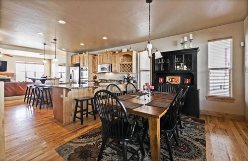 Bear Hollow Village House | 5BR Family Retreat! - Mountain Views! - 1 Mile to Slopes and Shops!