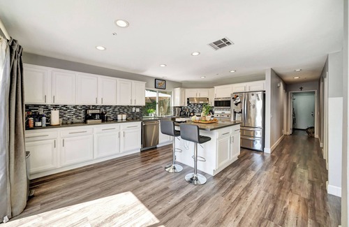 Canoga Park House | 5BR Home with Tranquil Hilltop View + Hot tub, Centrally Located to LA