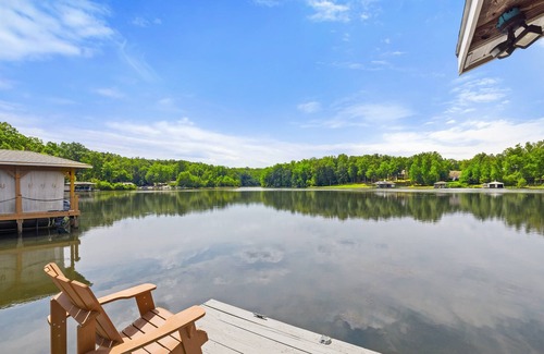 Mineral House | 5BR Lakefront Lake Anna, Dock, Views, Deck, Movies