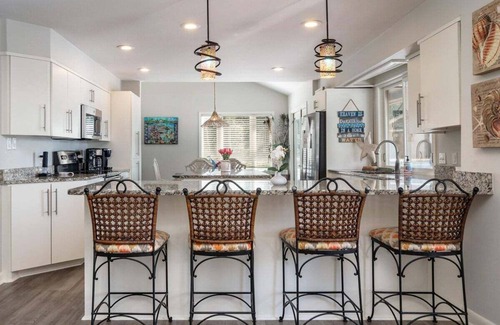 Hot Springs House | 5BR Lakefront With Private Pool, Hot Tub, Putting Green, Arcade, Stunning Views