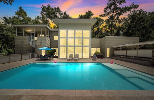 The Woodlands House | 5BR+ Modern Home, Pool, Gym, 2 Kitchens, 1 Acre Estate.